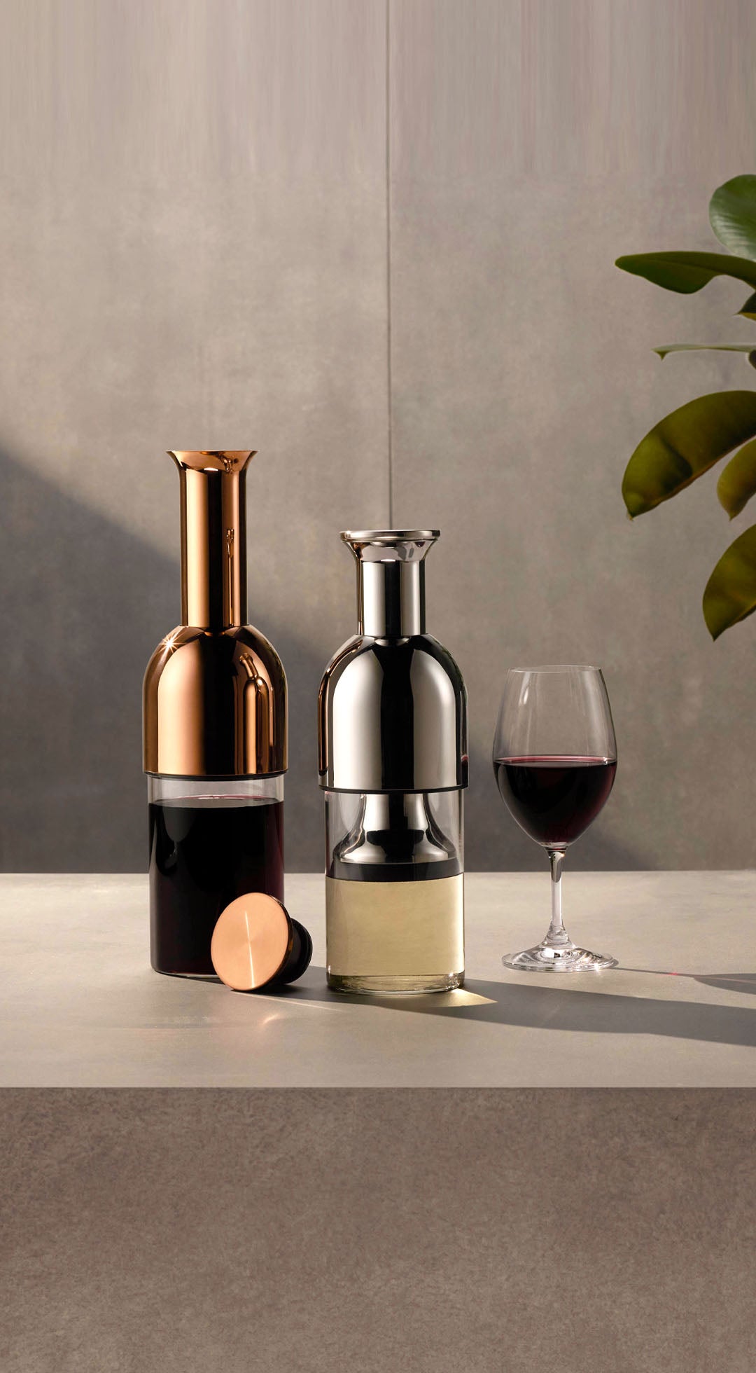 Eto Wine Decanter in Copper: Mirror Finish